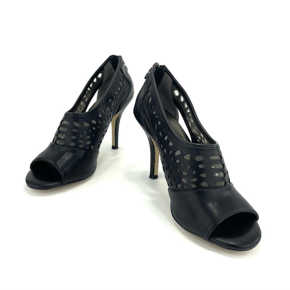 Tahari Lilith Black Stiletto Heels Sz 8.5 Open Toe Leather Laser Cut-Out Accent